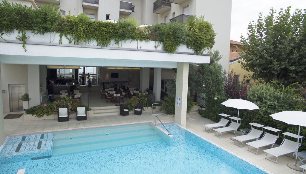 Byron Hotel 3*