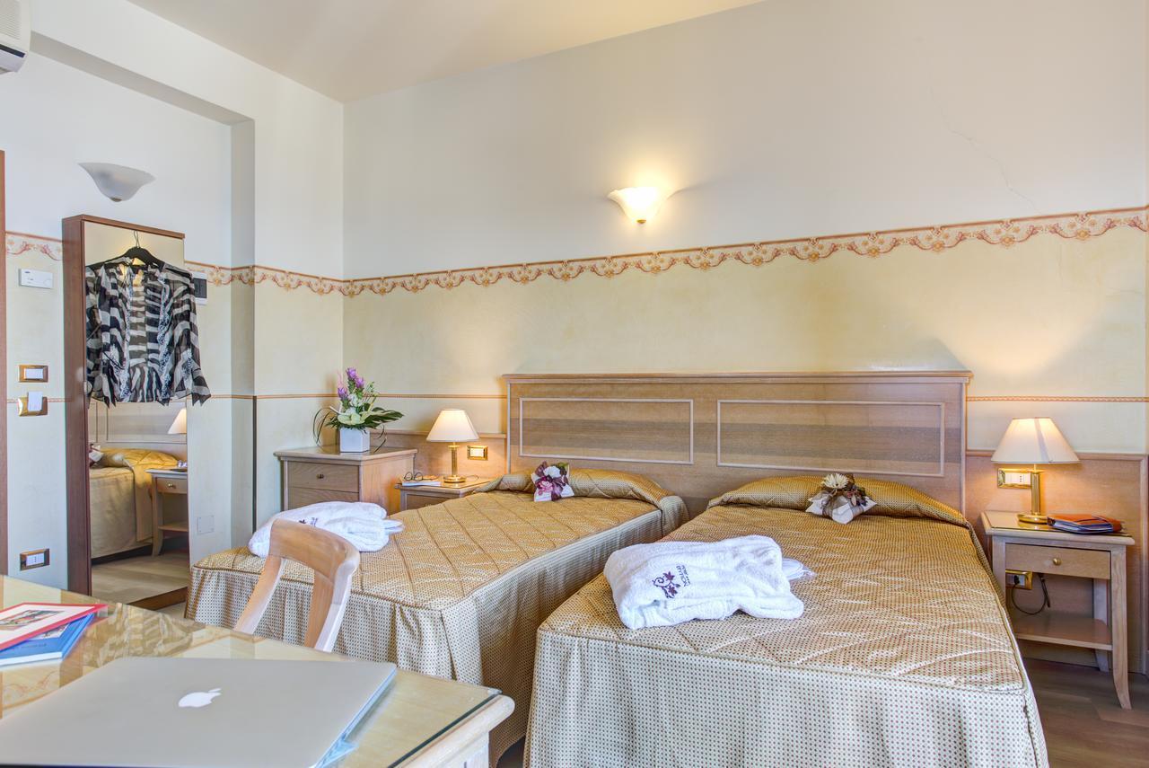 Byron Hotel 3*